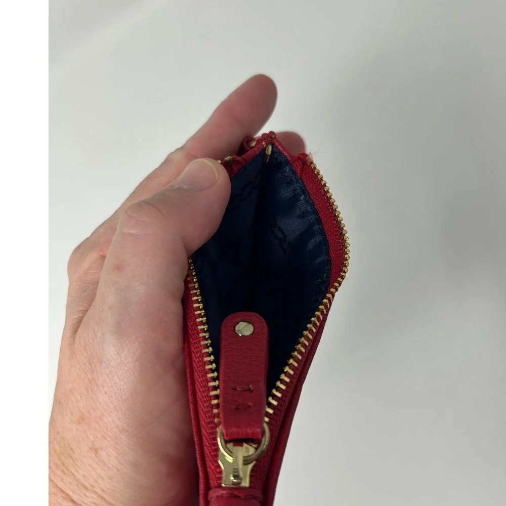 Tommy Hilfiger Womens Red Pebbled Card Case Wallet Keychain ID Window Zipper New
